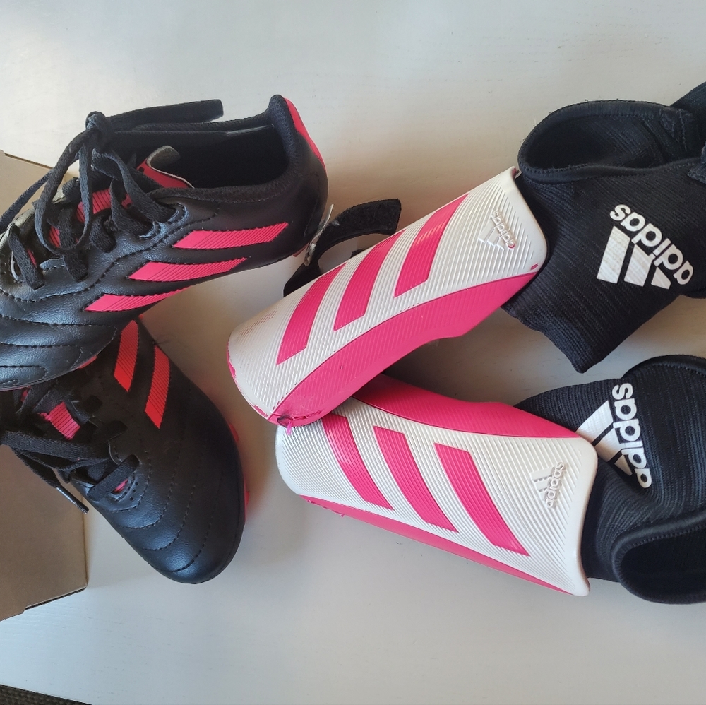 Soccer Cleats & Shinguards TODDLER SIZE 10